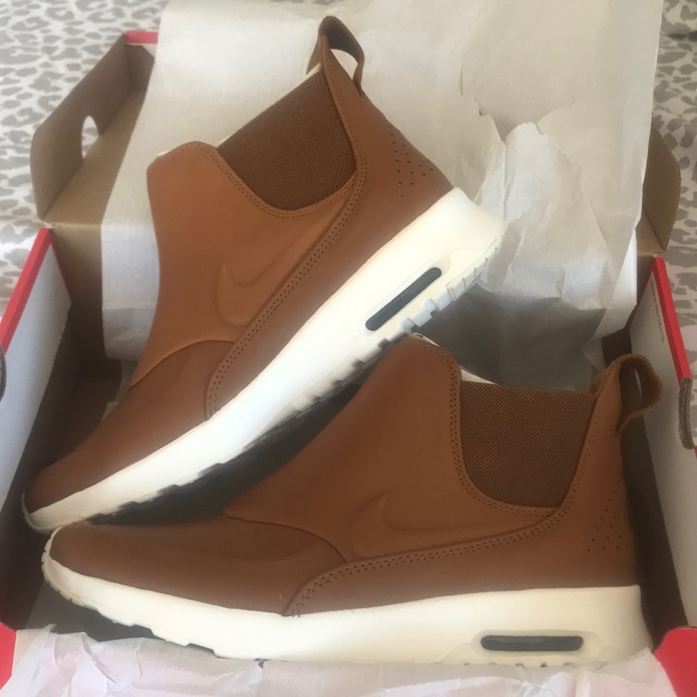 Nike Air Max Thea Mid size 9.5